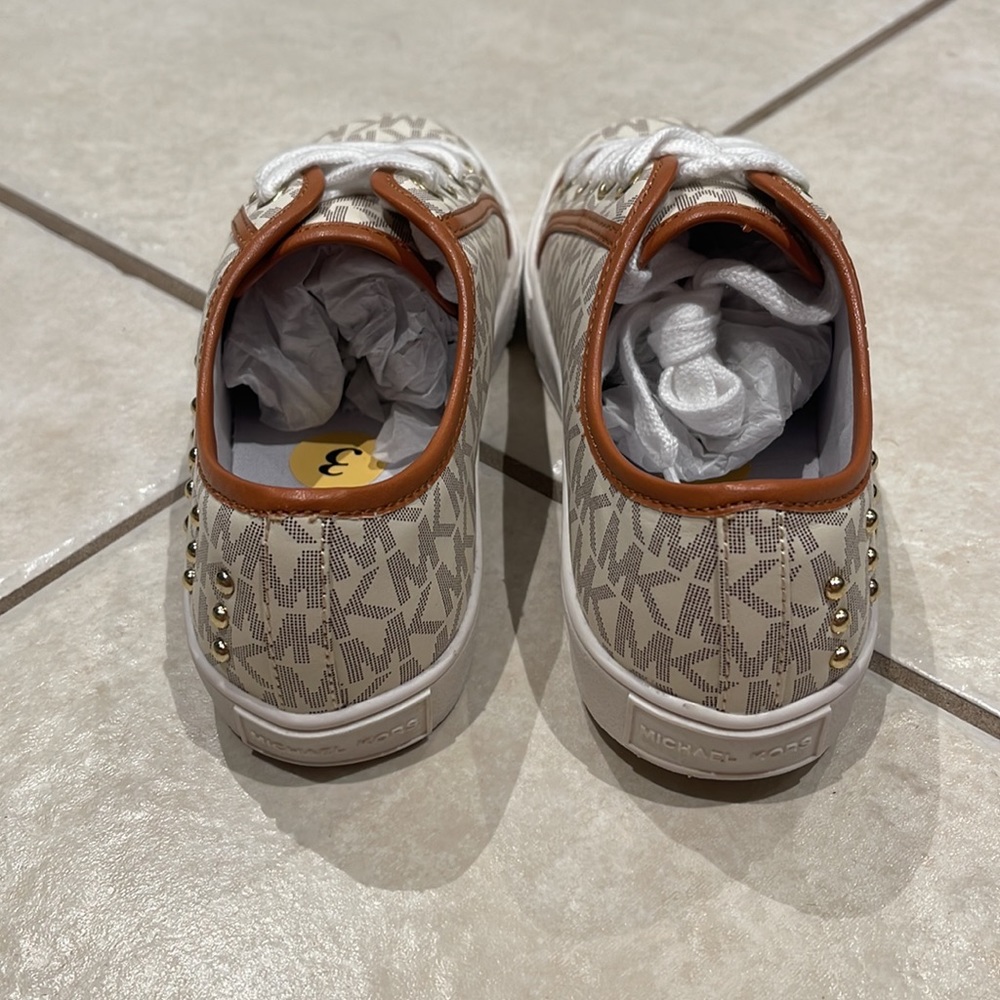 Michael Kors Sneakers - Picture 3 of 9